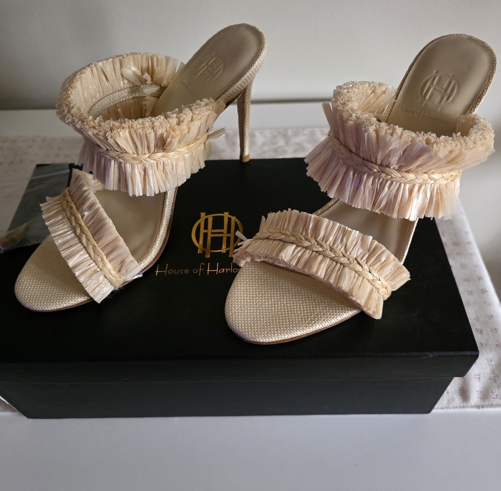 House of Harlow 1960 Cream Ruffle Heels